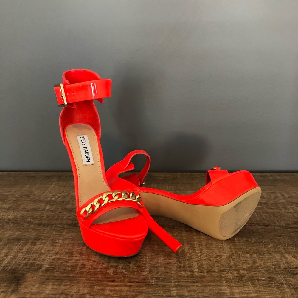 ❌SOLD❌ Steve Madden Neon Sandals